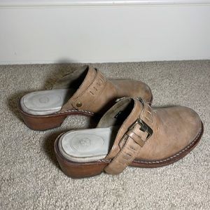 VINTAGE DR MARTEN CLOGS